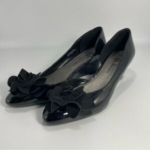 CL by Laundry Women’s Black‎ Slip On Wedges with Floral Detail Size 7.5M